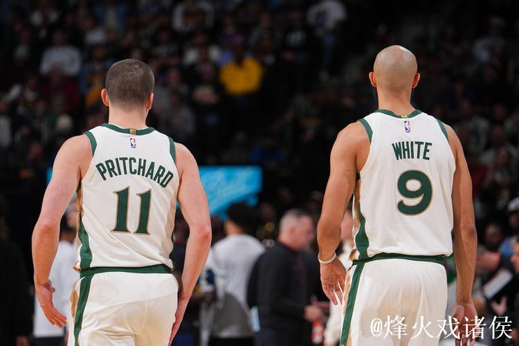 普里查德低迷手感:14投仅中5,三分8中2,拿下12分4篮板5助攻1失误 普里查德低迷手感:14投仅中5,三分8中2,拿下12分4篮板5助攻1失误