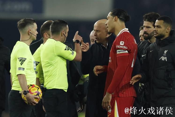 斯洛特上周五宣布放假?邮报称球员当天仍在基地 斯洛特上周五宣布放假?邮报称球员当天仍在基地